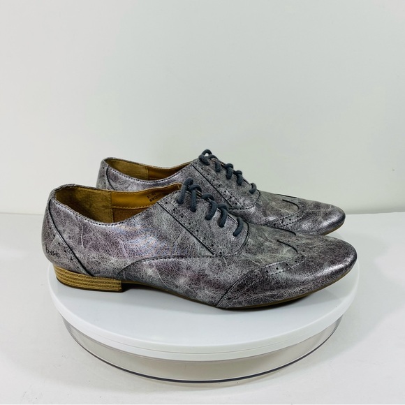 BOC Born Metallic Pewter Oxfords Womens Shoes Wingtip 8.5 Lace Up Silver Preppy - Picture 1 of 9